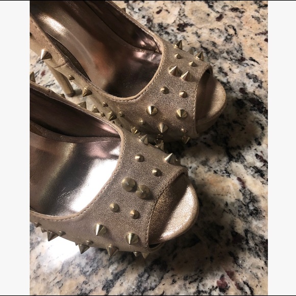 😊😊 Heels - Picture 3 of 5